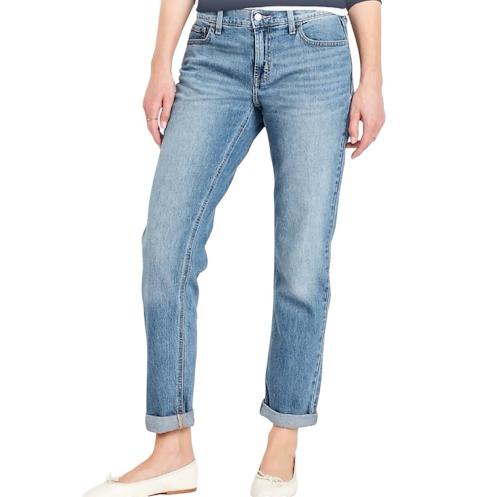 Old Navy Mid-Rise Wow Boyfriend Straight Jeans